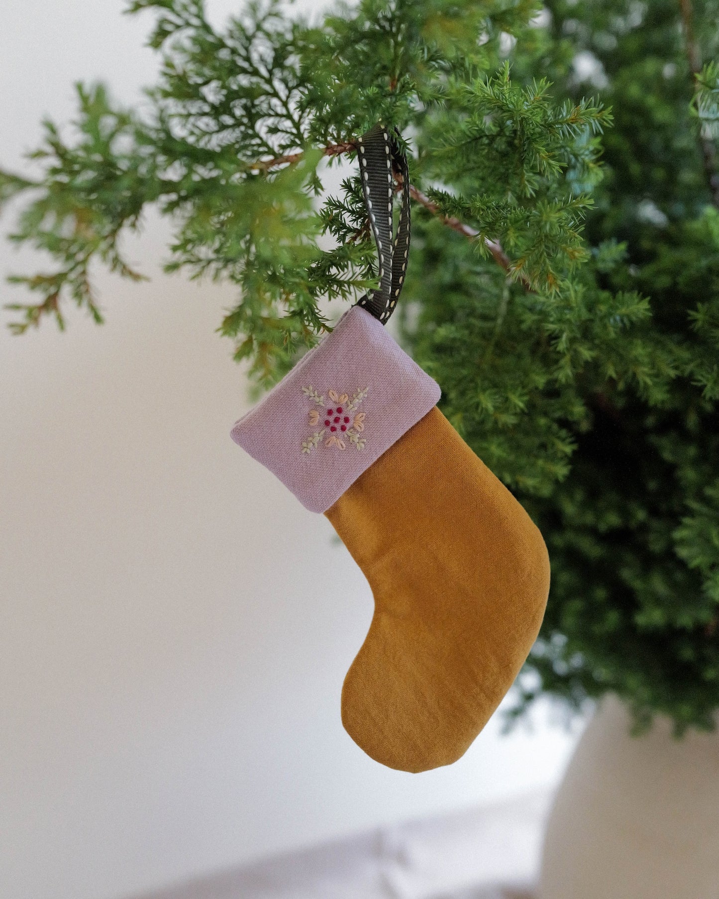 Mini Stocking Ornament 09