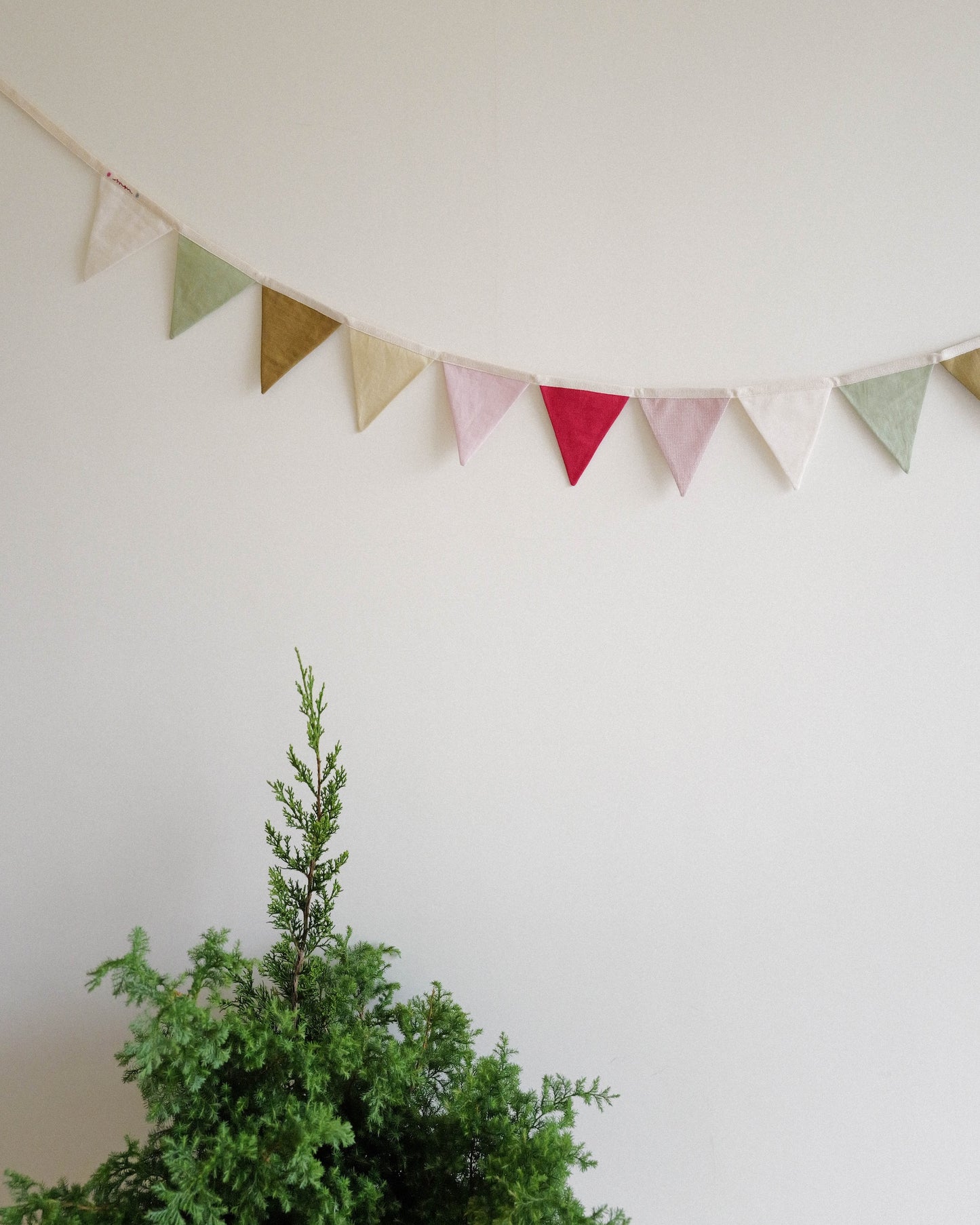 The Greta Christmas Bunting 04