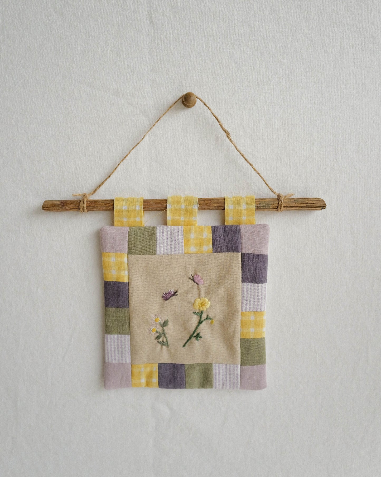 Flora and Fauna Mini Wall Hanging: Philadelphia Fleabane & Buttercup