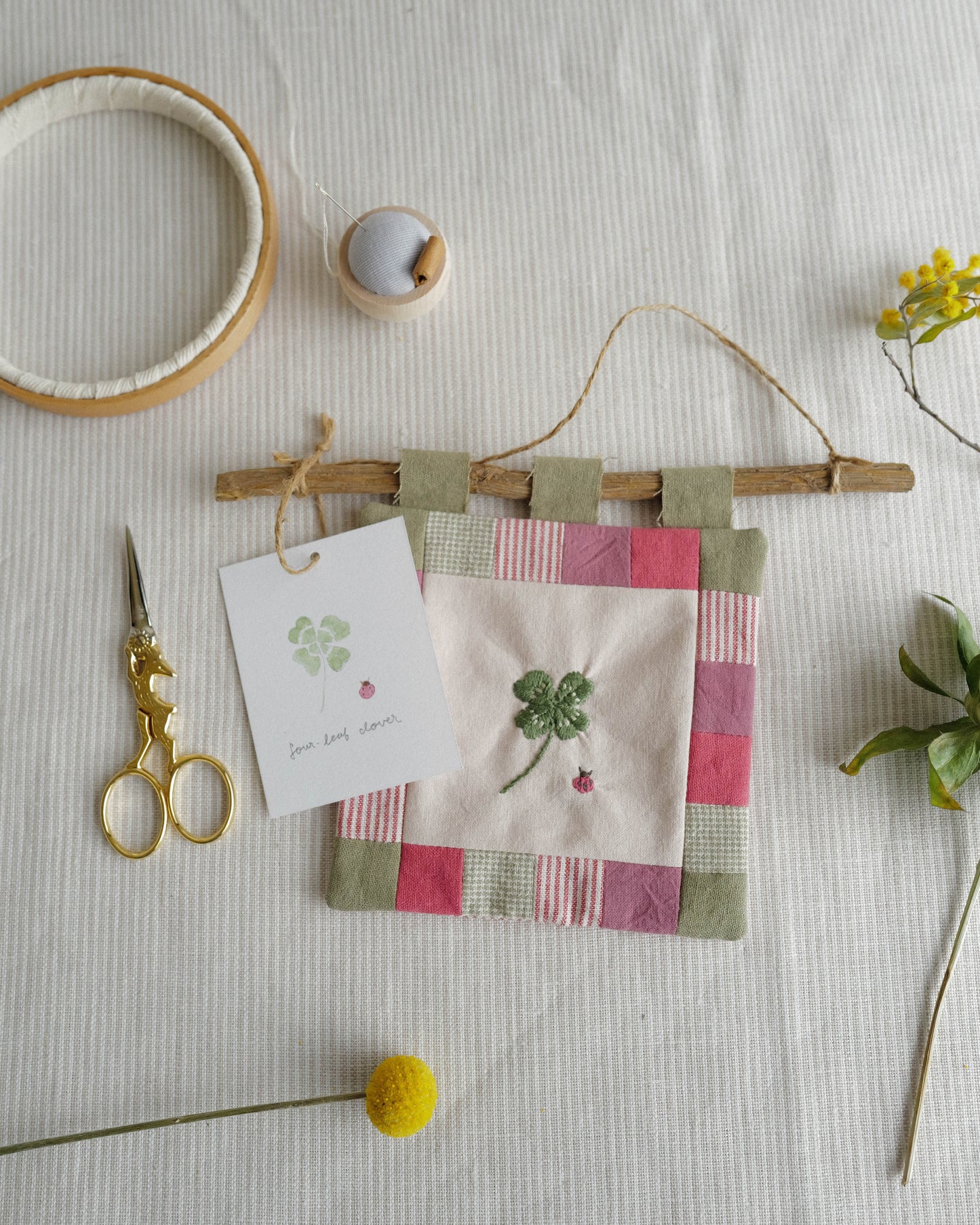 Flora and Fauna Mini Wall Hanging: Four-Leaf Clover