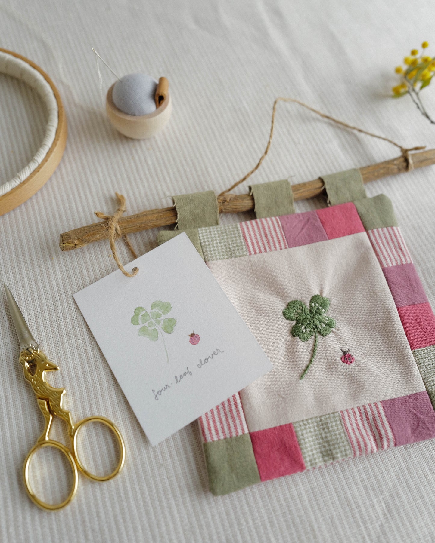 Flora and Fauna Mini Wall Hanging: Four-Leaf Clover