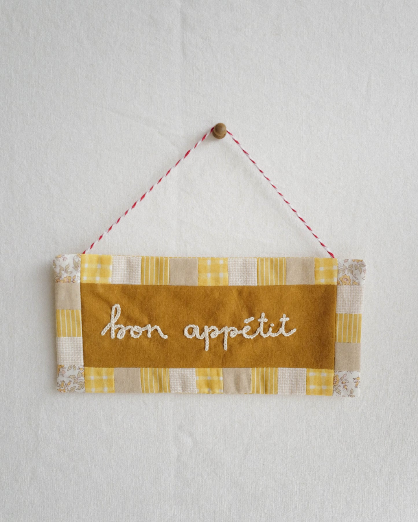 Fabric Sign: bon appétit